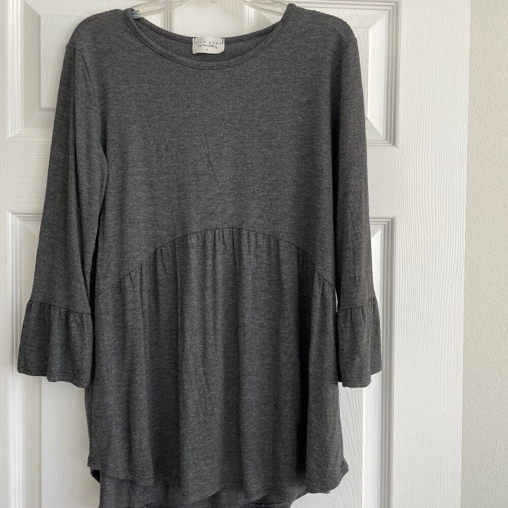 Sign Here Signature Clothing Grey 3/4 Sleeve with Ruffles Size Small